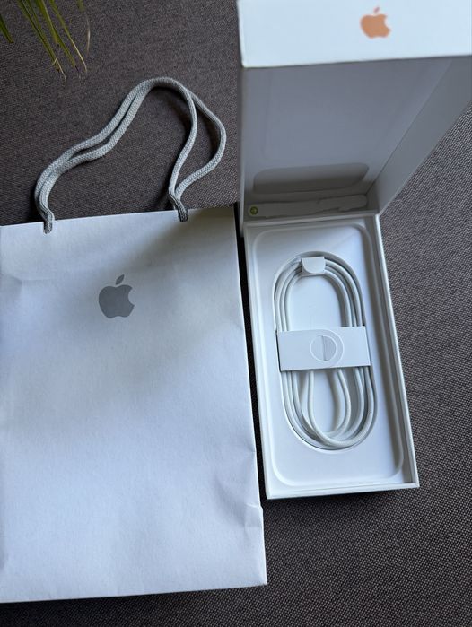 iPhone 17 Pro Max 256GB Cosmic Orange - Гаранция 8 месеца