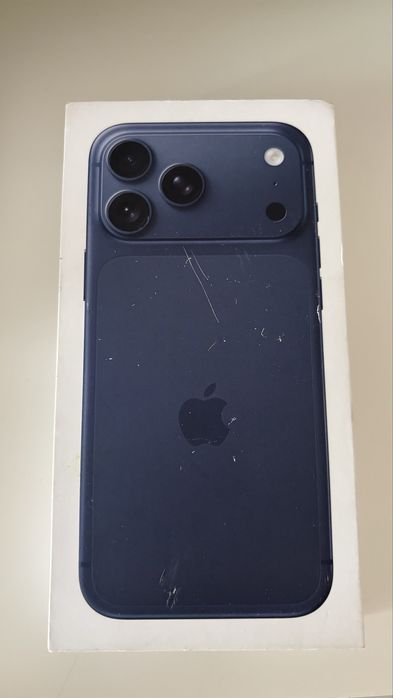 Продается Айфон 17 Pro Max!