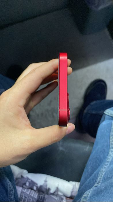 Продам Айфон 13 в хорошем состояни