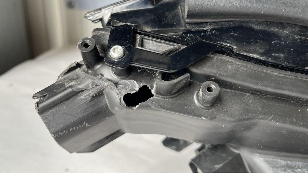 Ляв фар Lexus NX 300