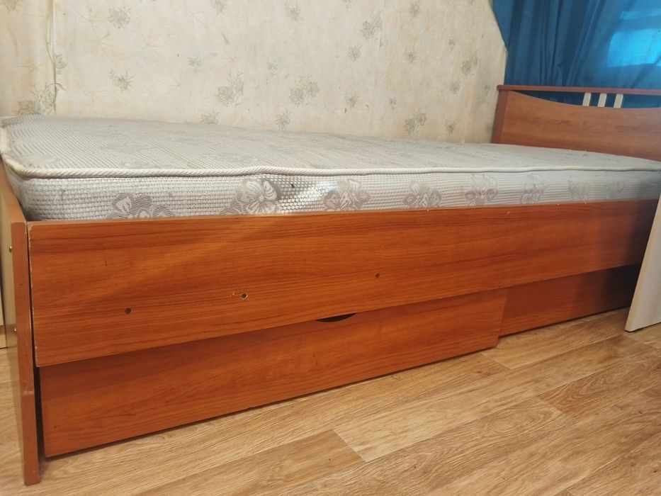 Продам   кровати
