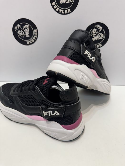 Сникърси FILA. Номер 37