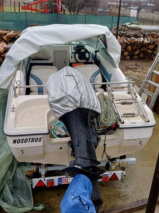 Vând doua barci cu motoare fuctionabile