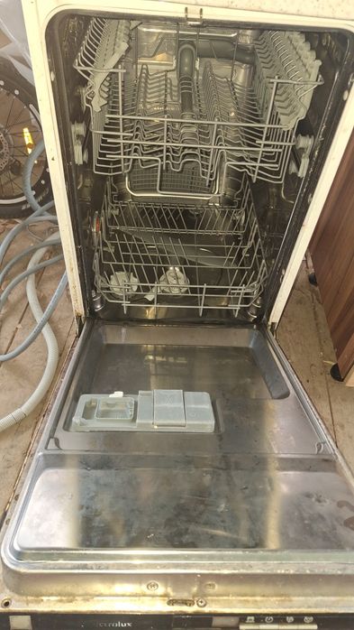 Посудомойка Электролюкс