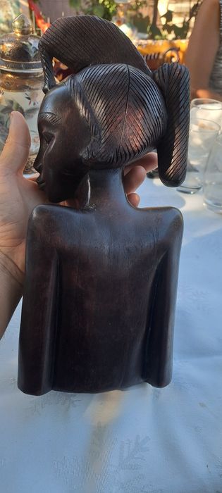 Sculptură africană din lemn masiv – bust femeie, piesă decorativă