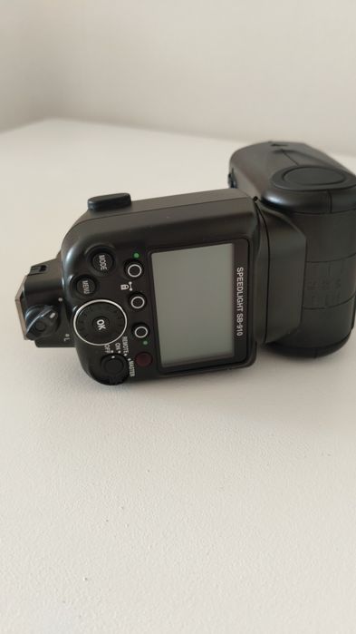 Фотовспышка  Nikon Speedlight SB-910