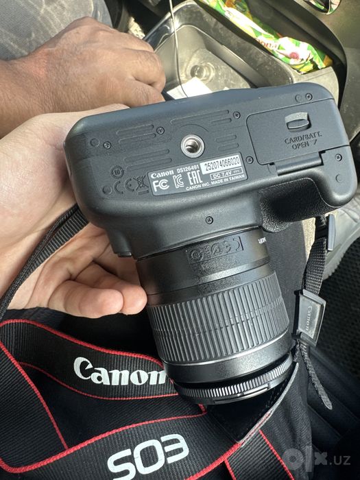 Canon EOS Rebel T5 / EOS 1200D + объектив 18–55mm IS
