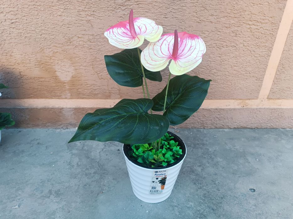 Sunʼiy dekor gullar  Mehr bilan yasalgan