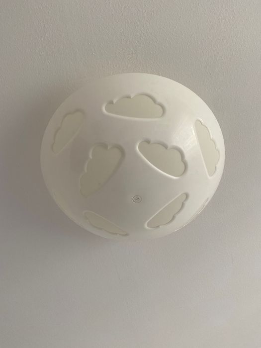 Plafoniera Ikea Skojig cu nori