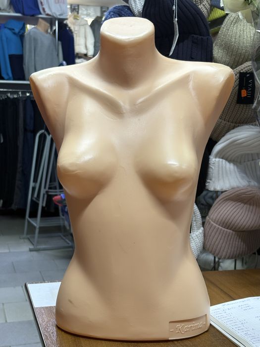 Продам торсы мужские и женские 200 тг за штуку