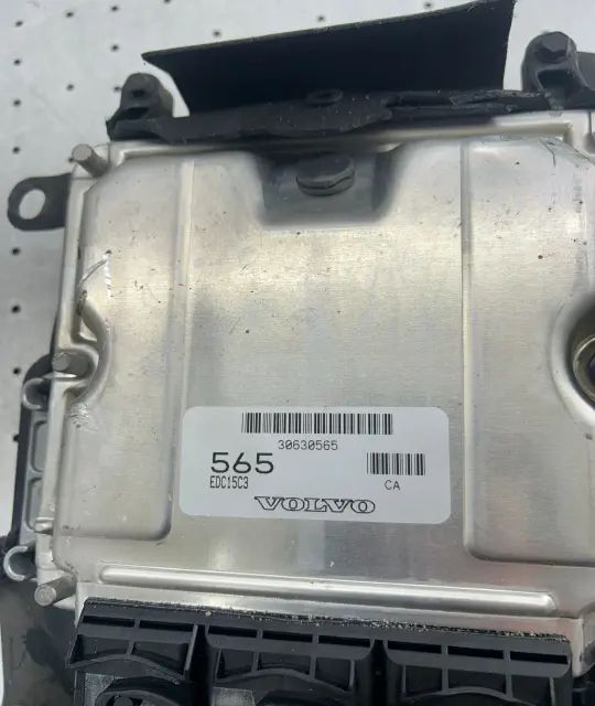 Calculator motor ECU 30630565 Volvo S40 2000 1.9 TD MT (102 hp)