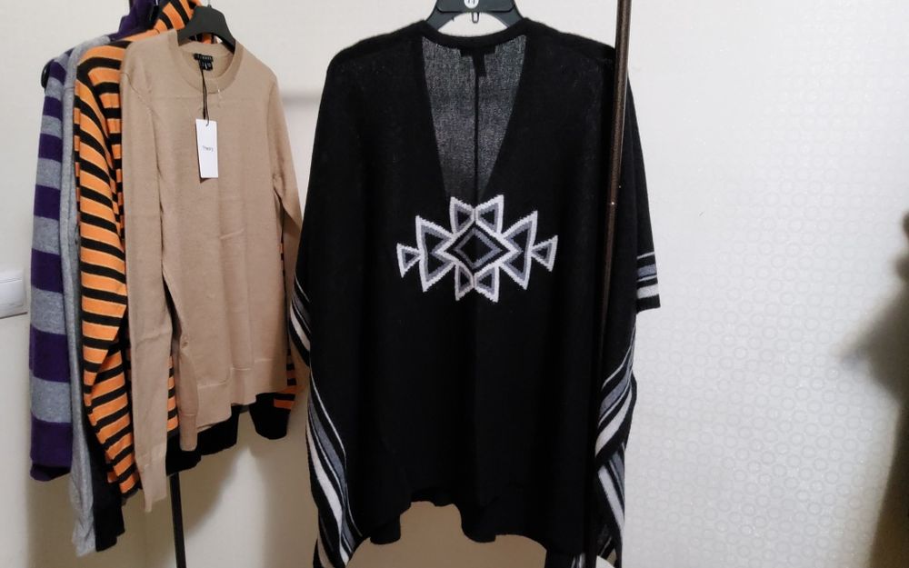 Продам женские кашемировые джемпера