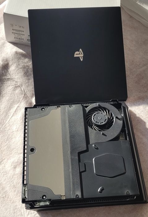 PlayStation 4 Pro-1TB(System Software-11)