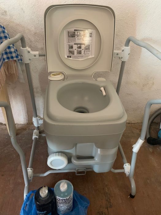 Преносима Химическа тоалетна НОВА + два препарата