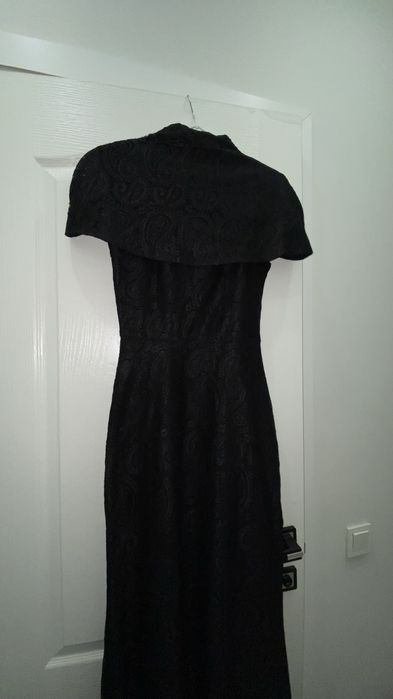 Черное платье в кружеве