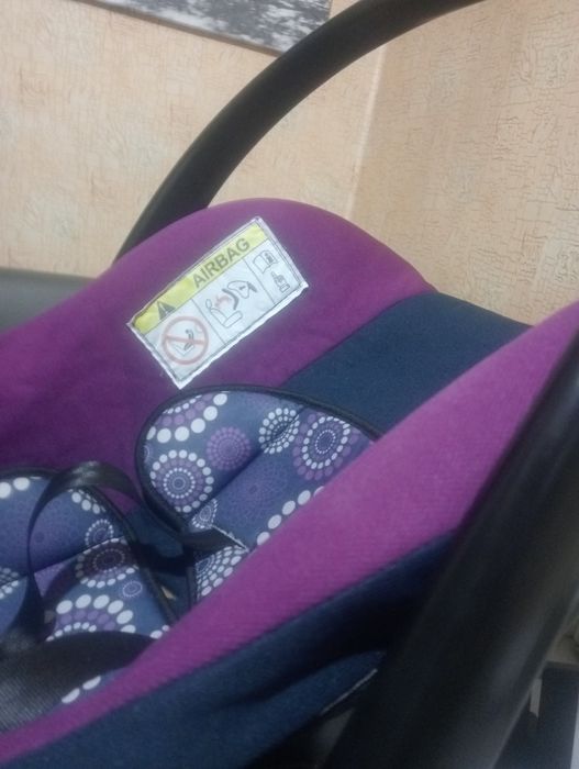 Детское кресло в автомобиль
