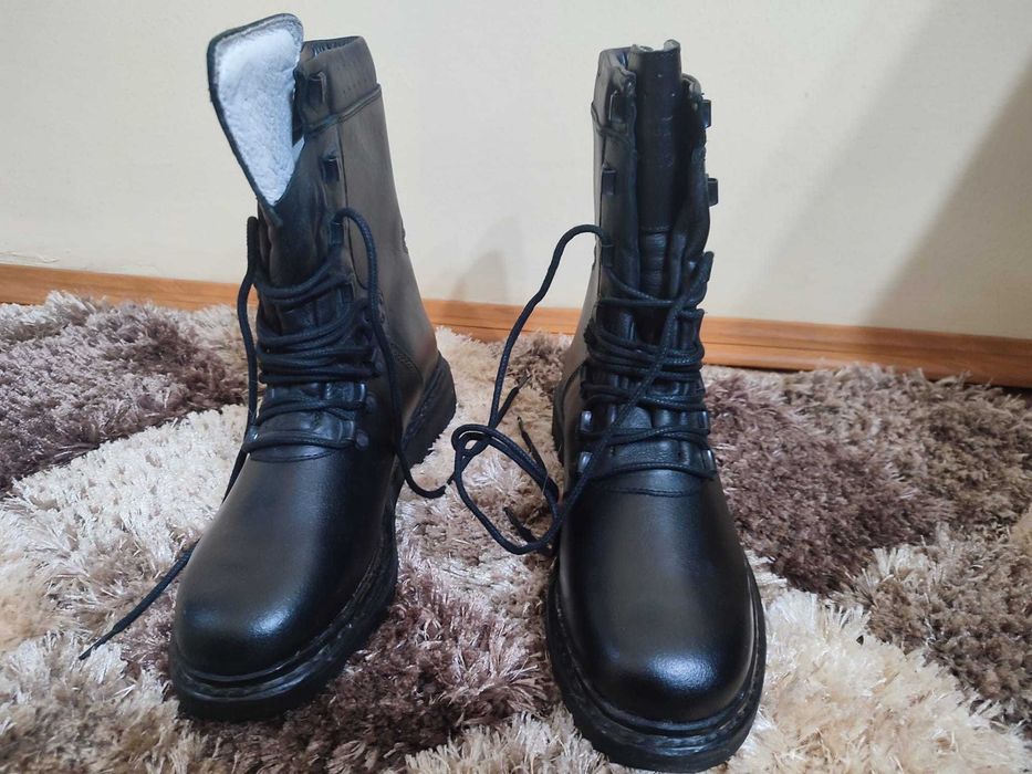 Bocanci militari