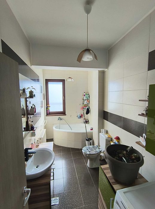 Proprietar, vând 2 Camere Premium 64mp,Tavan Înalt .