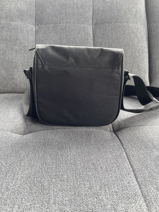 Trapstar Irongate T Crossbody Bag 1.0 - Черна