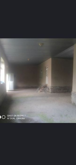 Hovli uy sotiladi 10 sotix 9xonali lokatsiya bomba