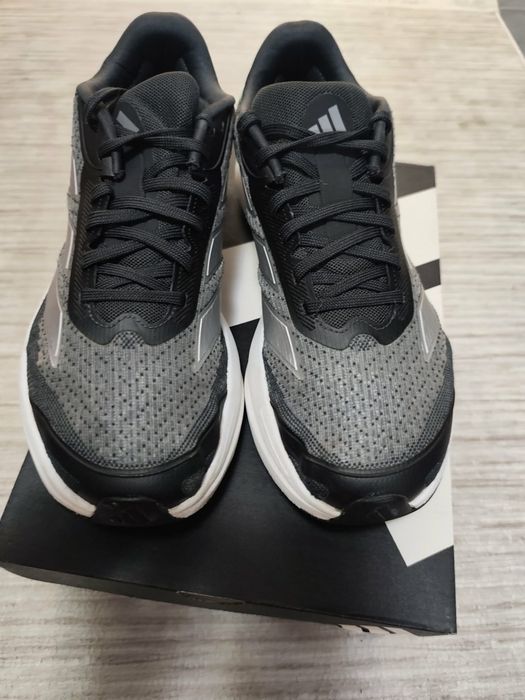 Маратонки ADIDAS 43  1/3