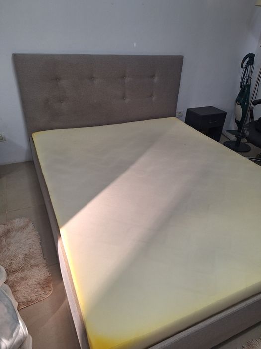 De vanzare pat 1,60/200