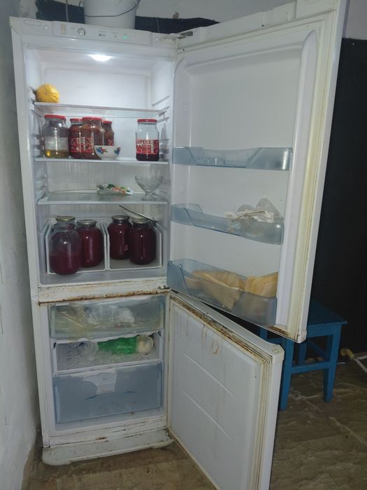 Холодильник рабочий