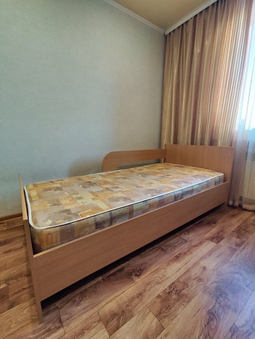 Кровать с ортопедическим матрасом