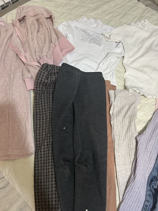 Отдам вещи на девочку рр 4-6лет