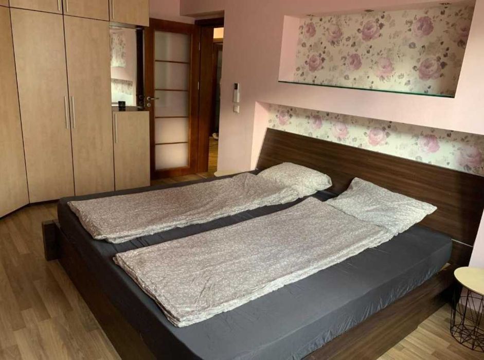 Дава се под наем Тристаен апартамент в Варна, Автогара - 92 кв.м за 847.62 € - Снимка #3
