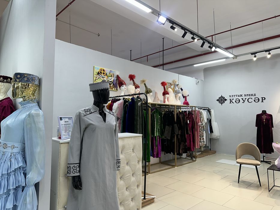 Бутик орнын сатамын  200 000тг