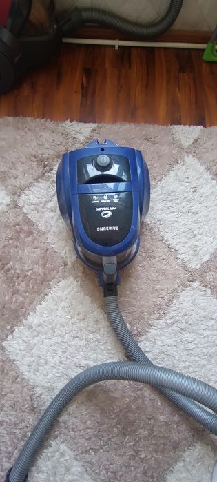 Продаётся пылесос Samsung