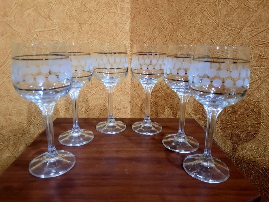 Абсолютно новые, красивые фужеры "Богемия" Чехословакия, высота 18см;