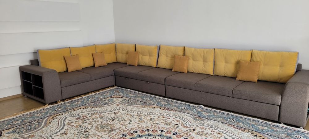 Диван большой, угловой, вместительный!