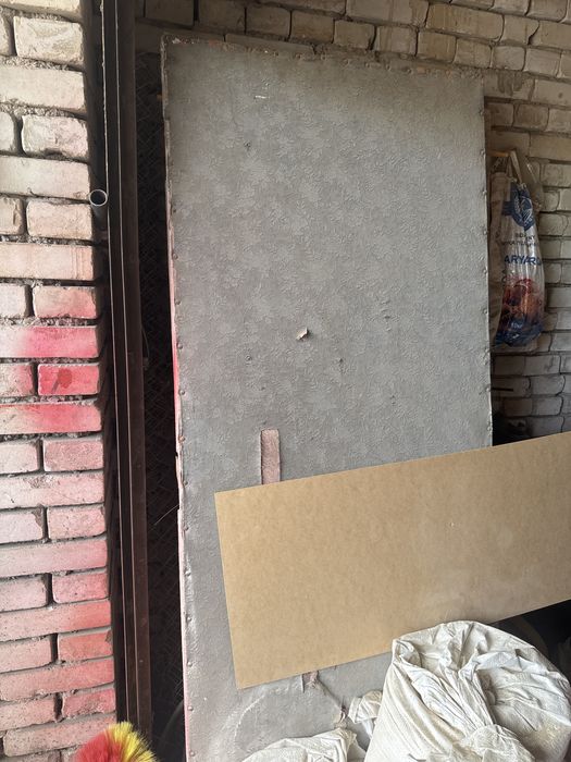 Есіктер тегін. Жақтаусыз. Отынға да жарамды