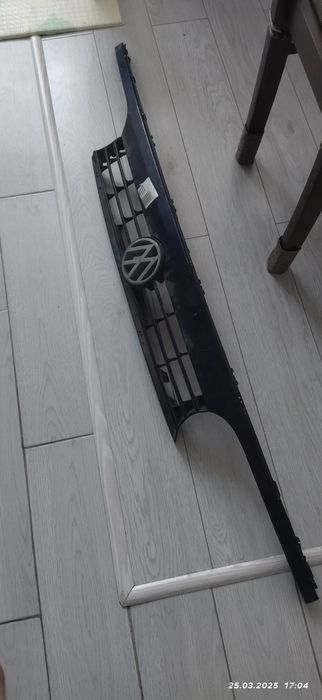 Продам решетку радиатора.