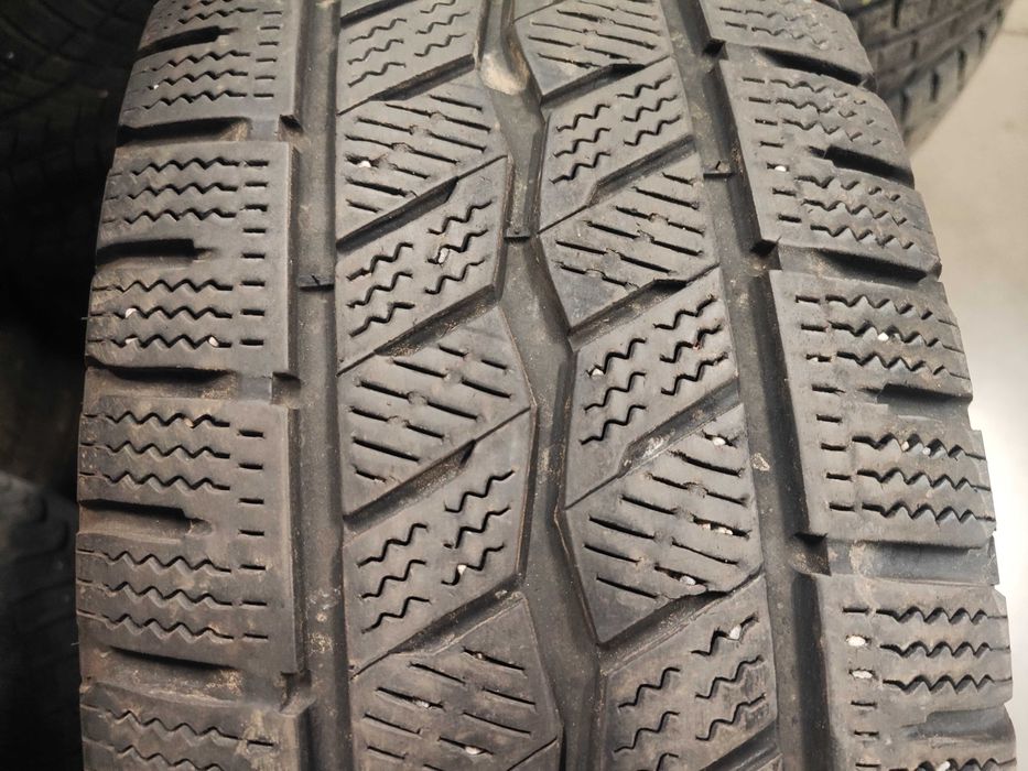 4бр.зимни гуми 235/65/16C Hankook