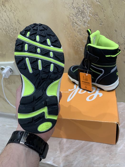 Боти за деца номер 24,25,28,29