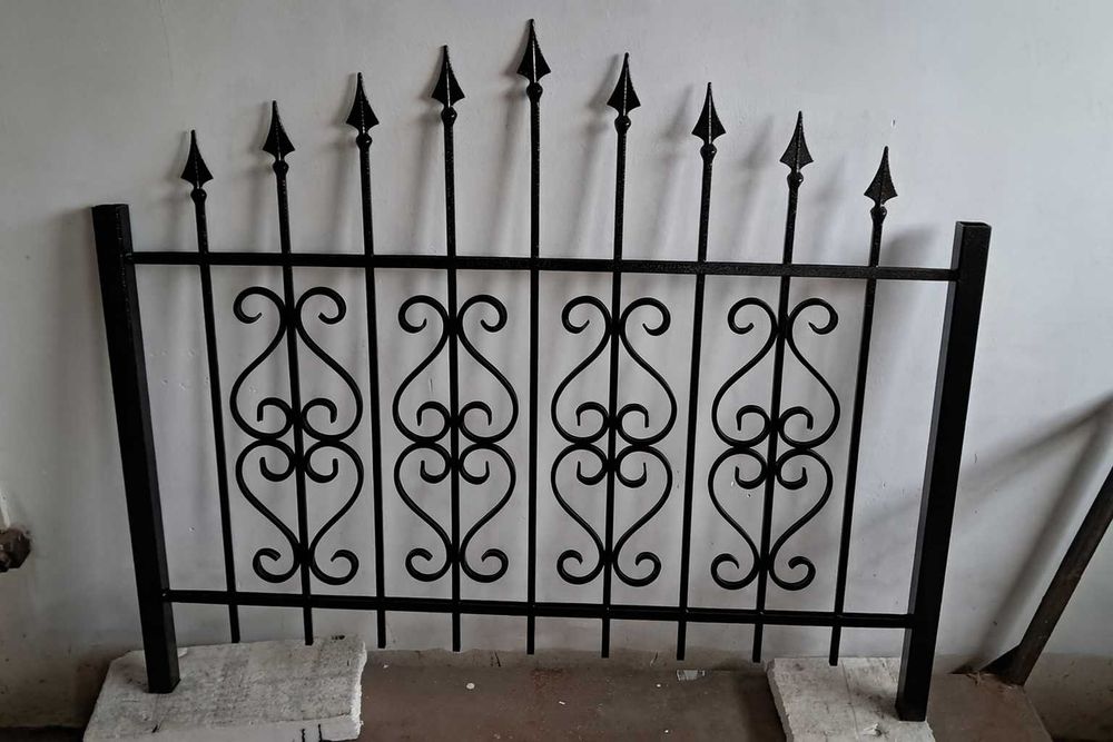 Портални врати, оградни пана и парапети-по индивидуален проект!