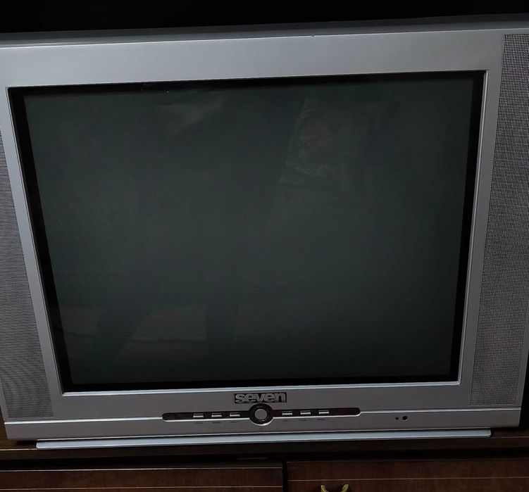 Телевизор SEVEN б/у