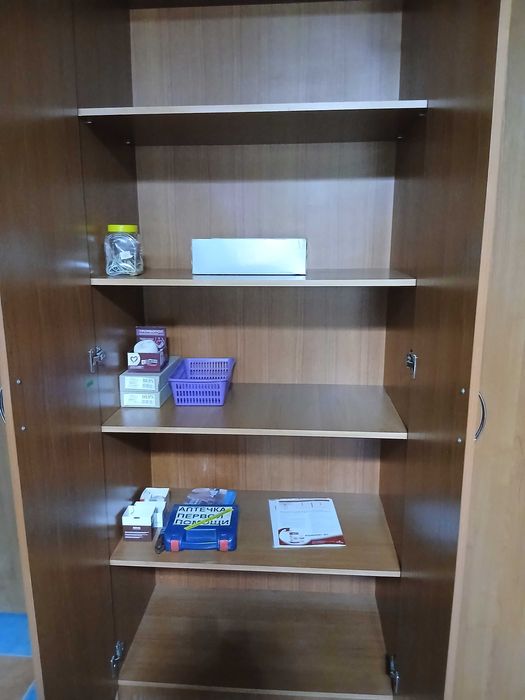 Шкафы деревянные высокие