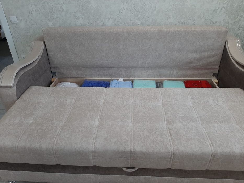 Продаю диван 3—2—1.  Очень хорошего качества