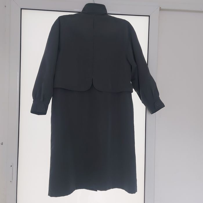 Vind un pardesiu marimea M , L.