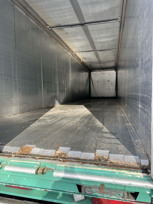 Semiremorca walkingfloor knapen