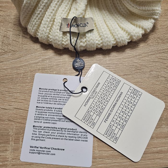Caciula Moncler noua cu eticheta