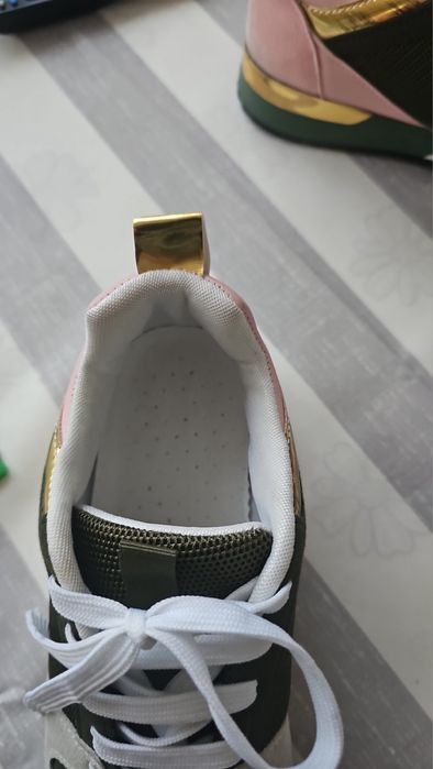 Дамски обувки номер 37