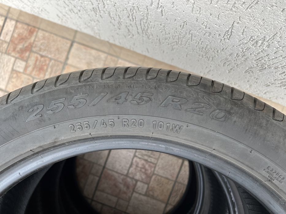 255/45/20 Pirelli Scorpion