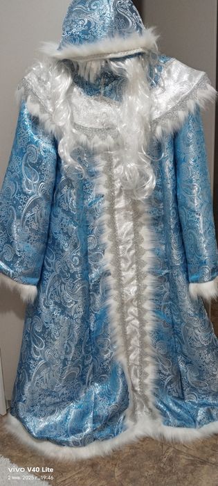 продам костюм Снегурочки.