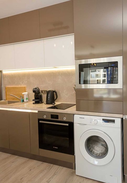 Дава се под наем Двустаен апартамент в к.к. Св.Св. Константин и Елена - 60 кв.м за 650 € - Снимка #9