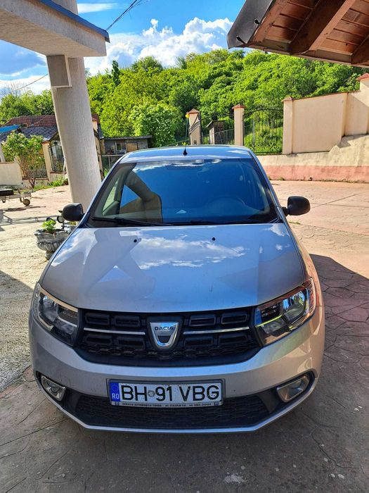 Vand Dacia Logan 10 / 2017 93.000 km cu AC si navigatie